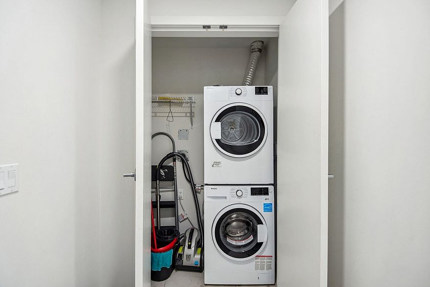 602 180 E 2nd Avenue