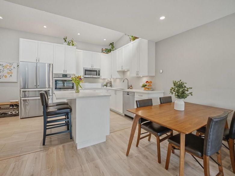 305 3875 W 4th Avenue