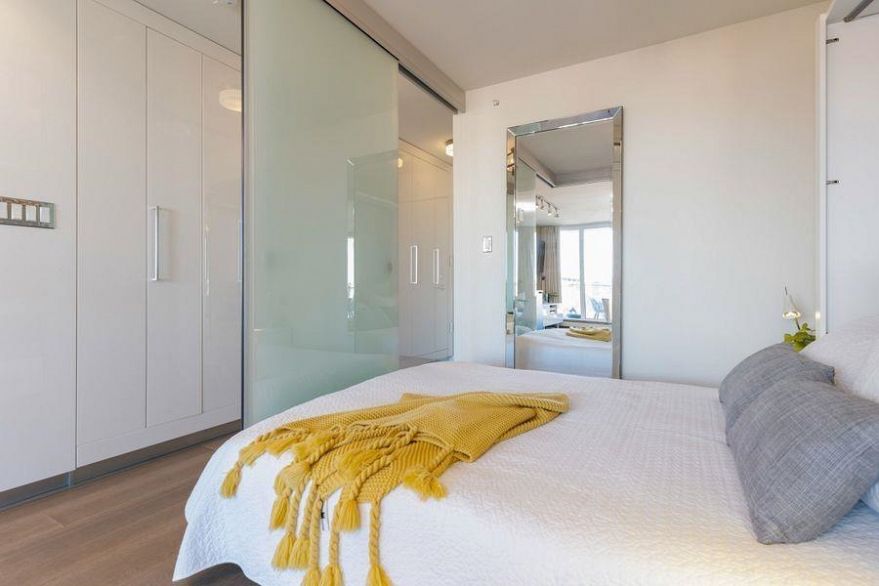 910 189 Keefer Street