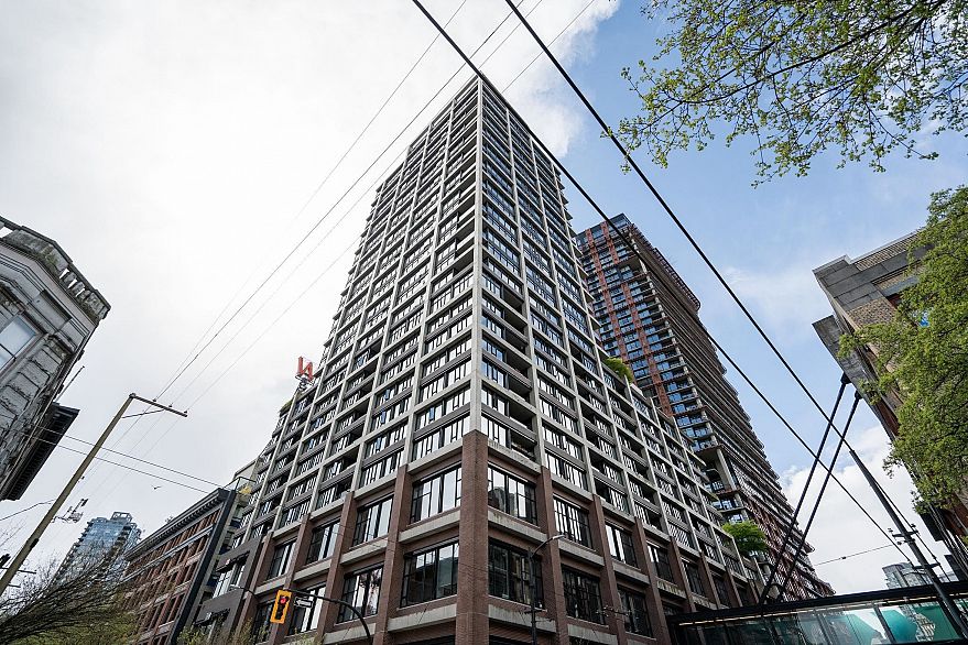 2105 108 W Cordova Street