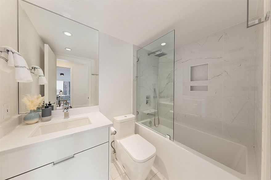 2103 837 W Hastings Street