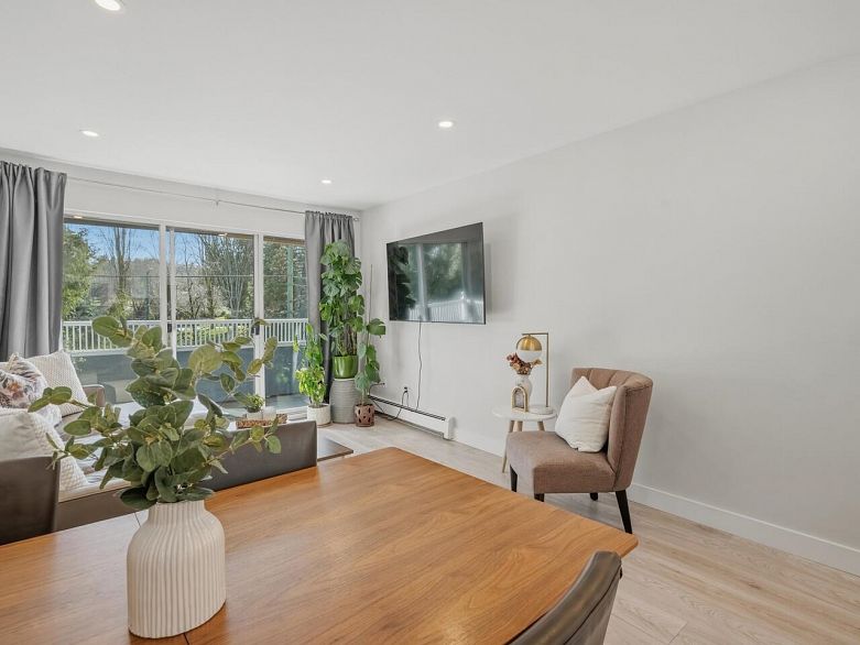 305 3875 W 4th Avenue