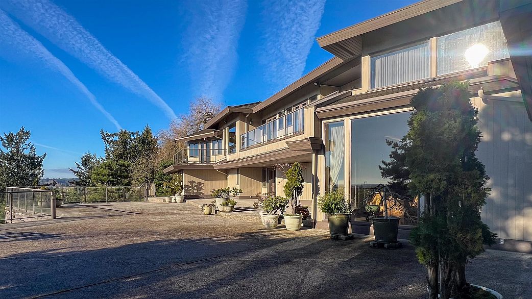 2388 SW Marine Drive