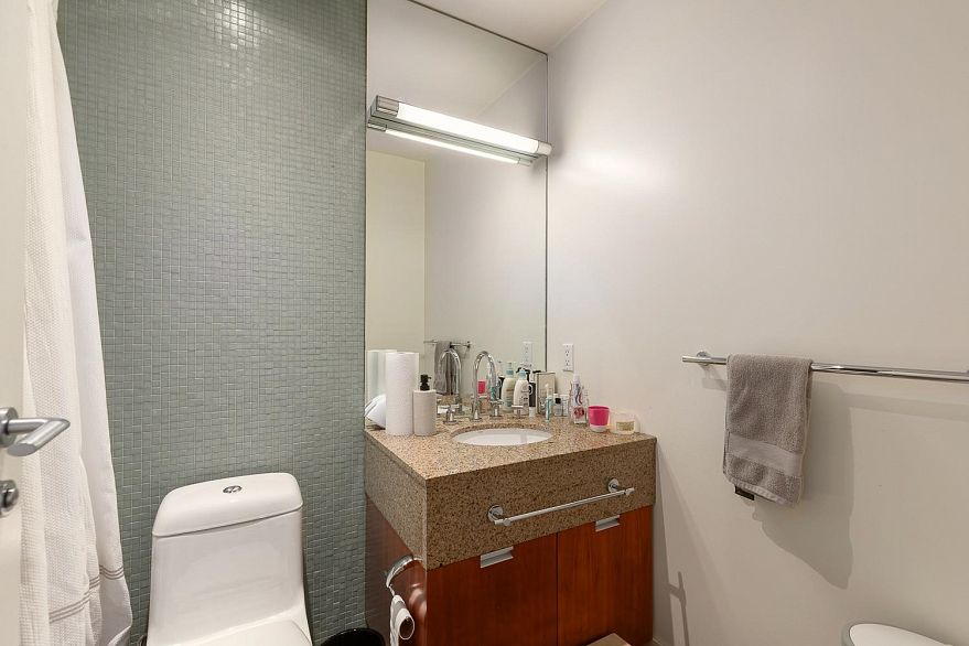 2001 1077 W Cordova Street