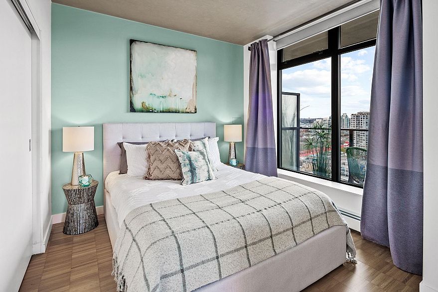 2105 108 W Cordova Street