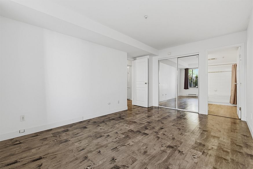 101 8460 Jellicoe Street