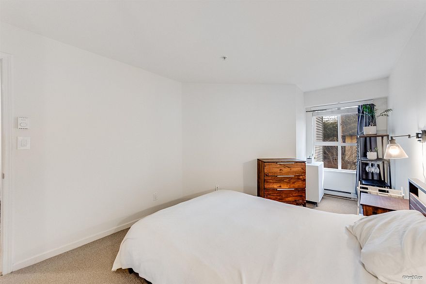 212 3278 Heather Street