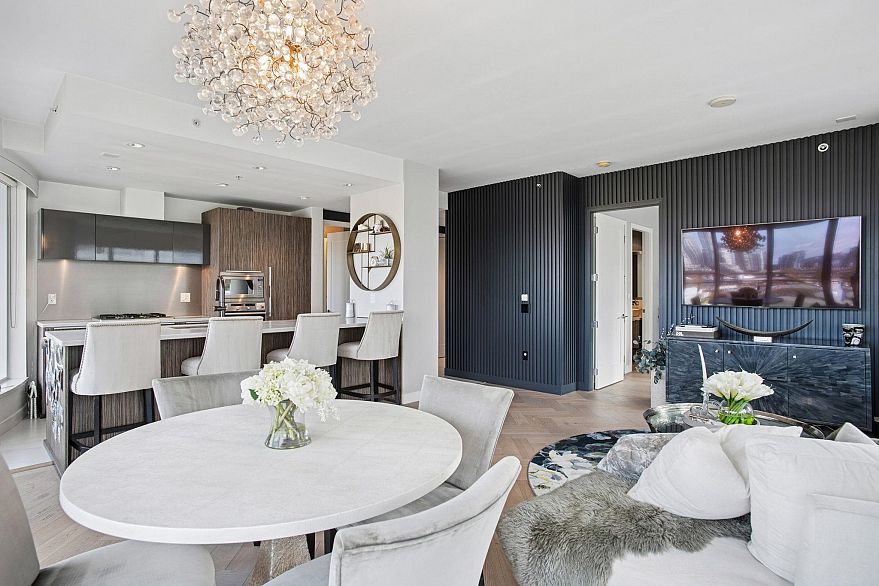 705 181 W 1st Avenue