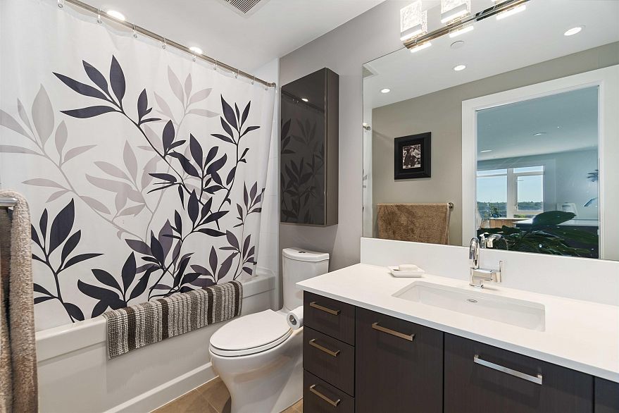 1205 1372 Seymour Street