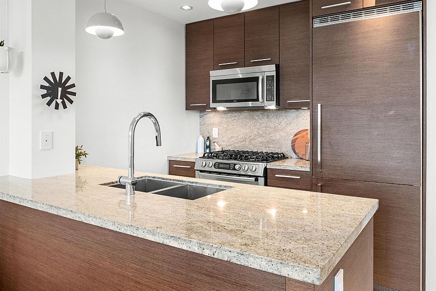 607 2528 Maple Street