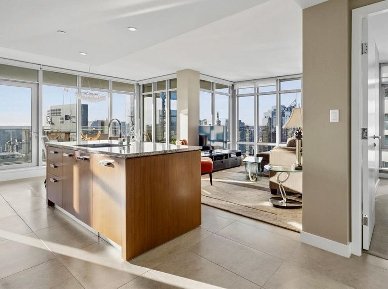 2902 1028 Barclay Street