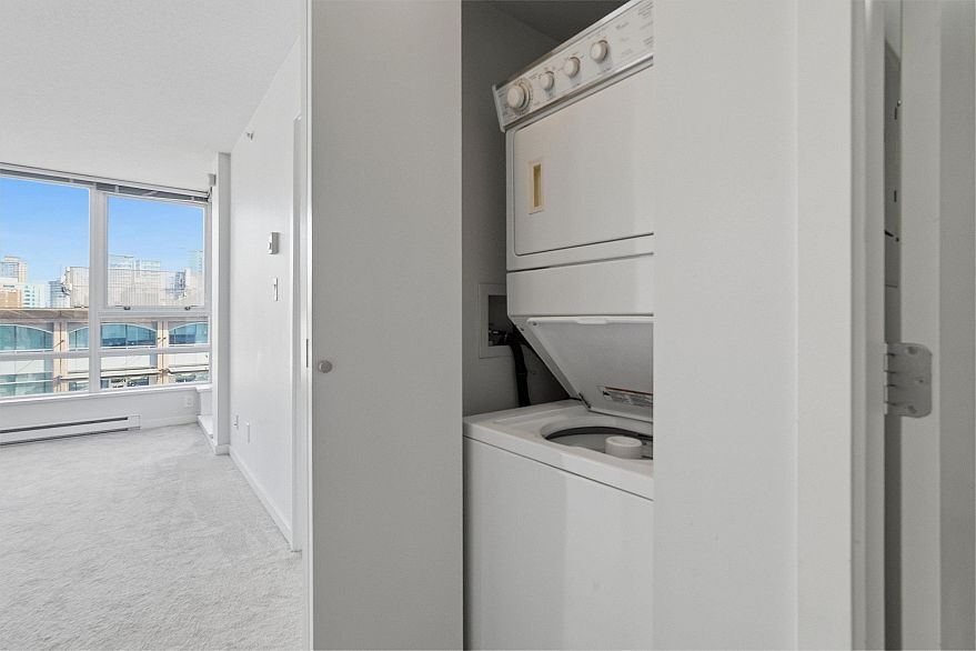 1707 928 Beatty Street