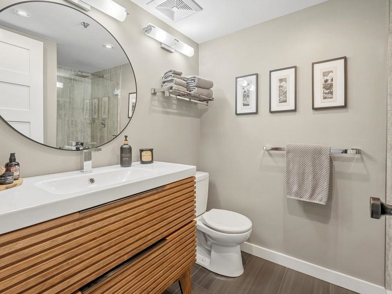 1107 3061 E Kent Avenue North