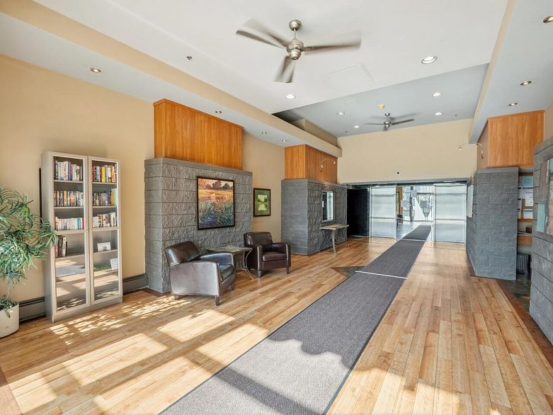 1107 3061 E Kent Avenue North