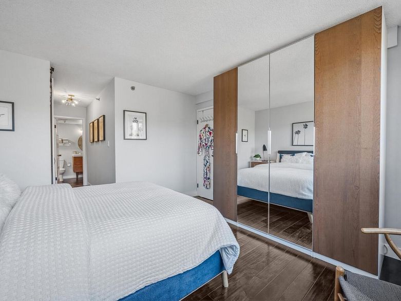 1107 3061 E Kent Avenue North