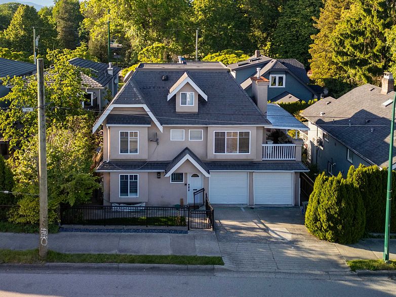 1089 E King Edward Avenue