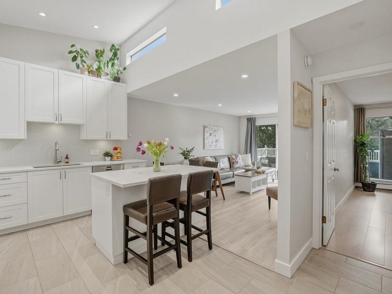 305 3875 W 4th Avenue