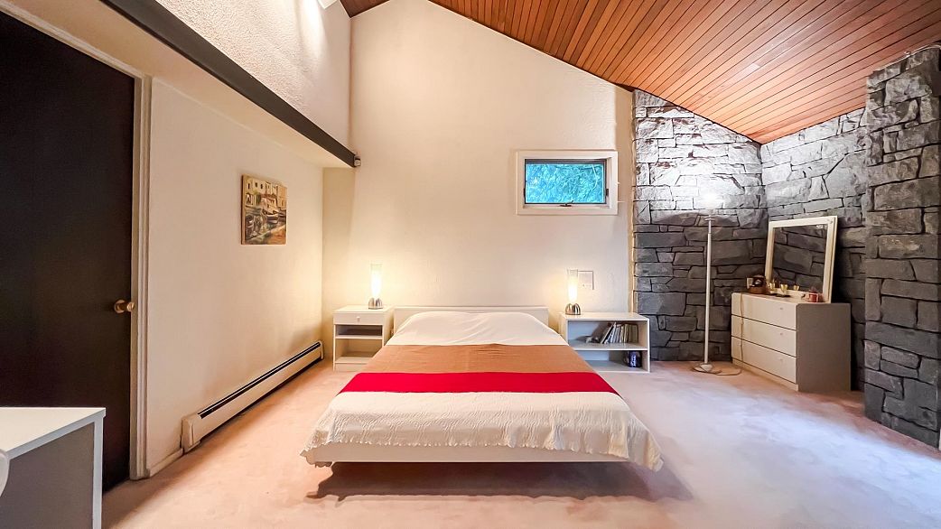 2388 SW Marine Drive