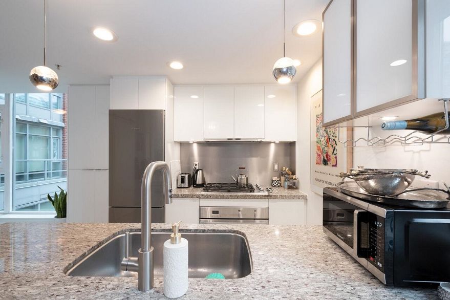 406 1133 Homer Street