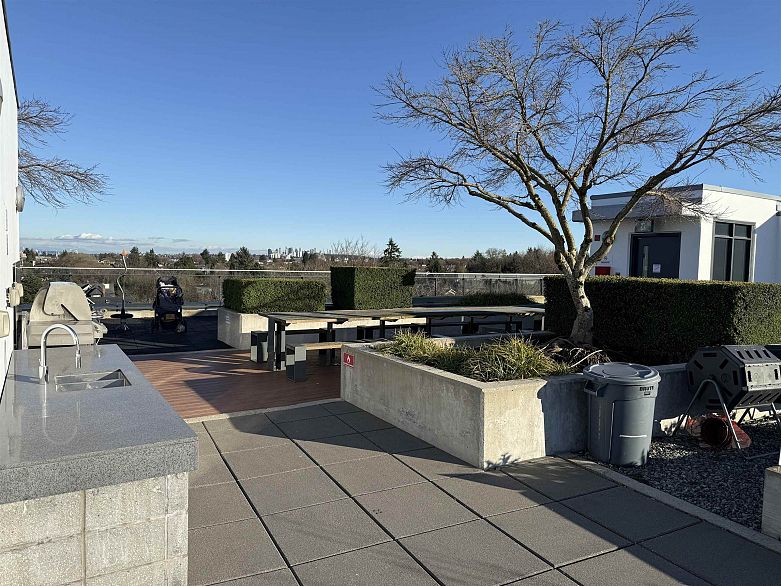 806 2888 Cambie Street