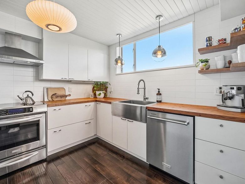 1107 3061 E Kent Avenue North