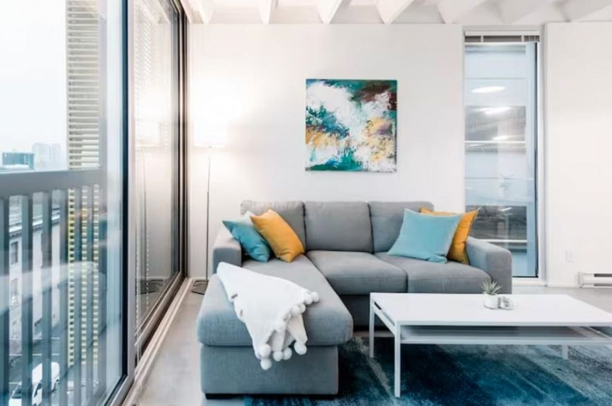 701 219 E Georgia Street