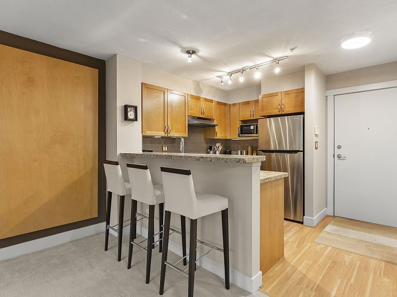 108 2388 Western Parkway