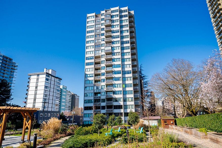 204 1740 Comox Street