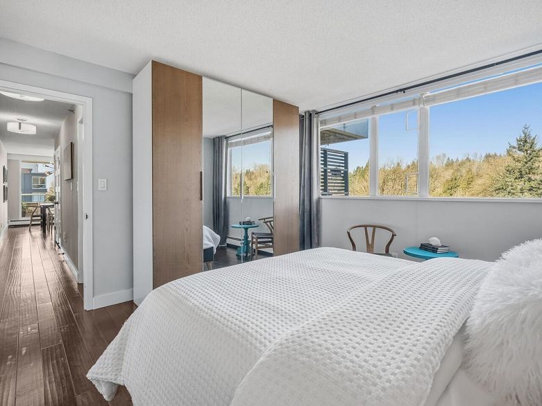 1107 3061 E Kent Avenue North