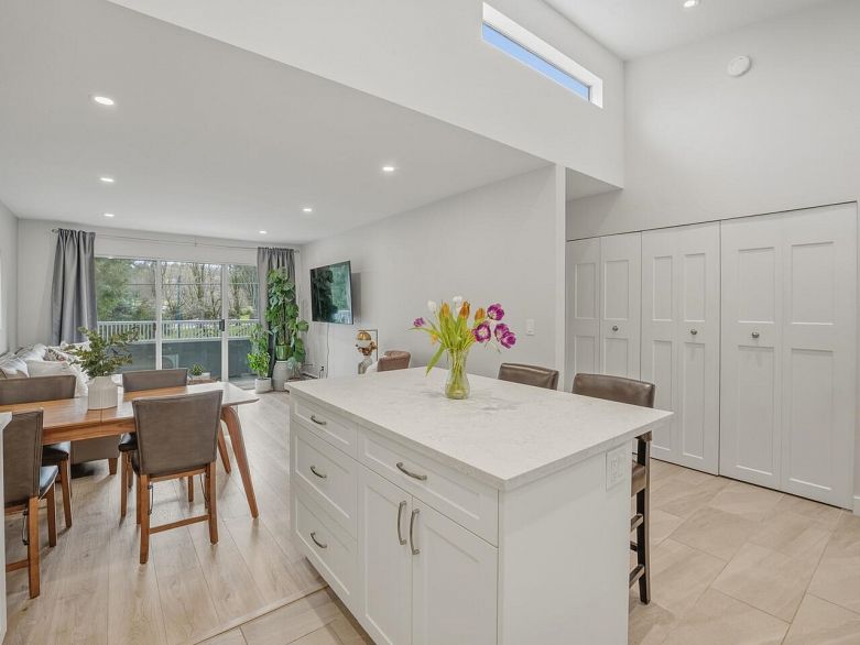 305 3875 W 4th Avenue