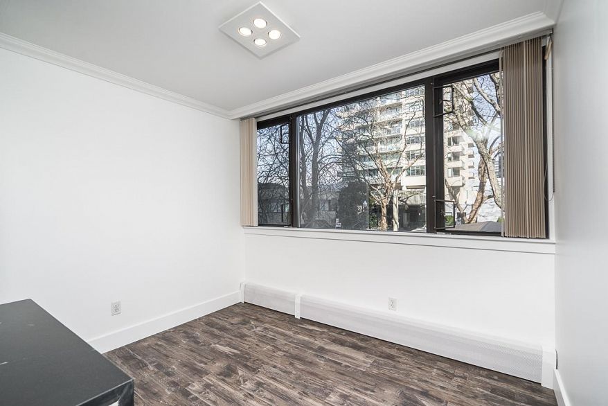 204 1740 Comox Street