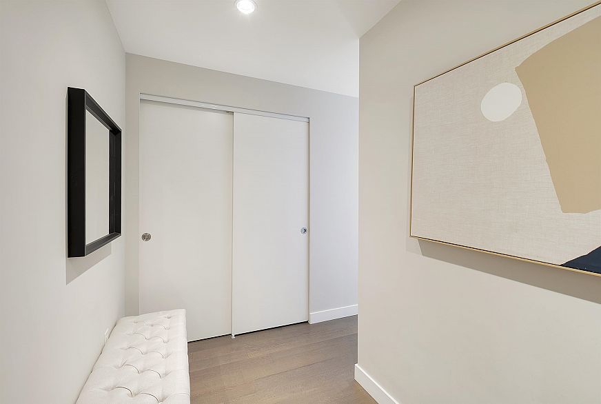 306 688 E 19th Avenue