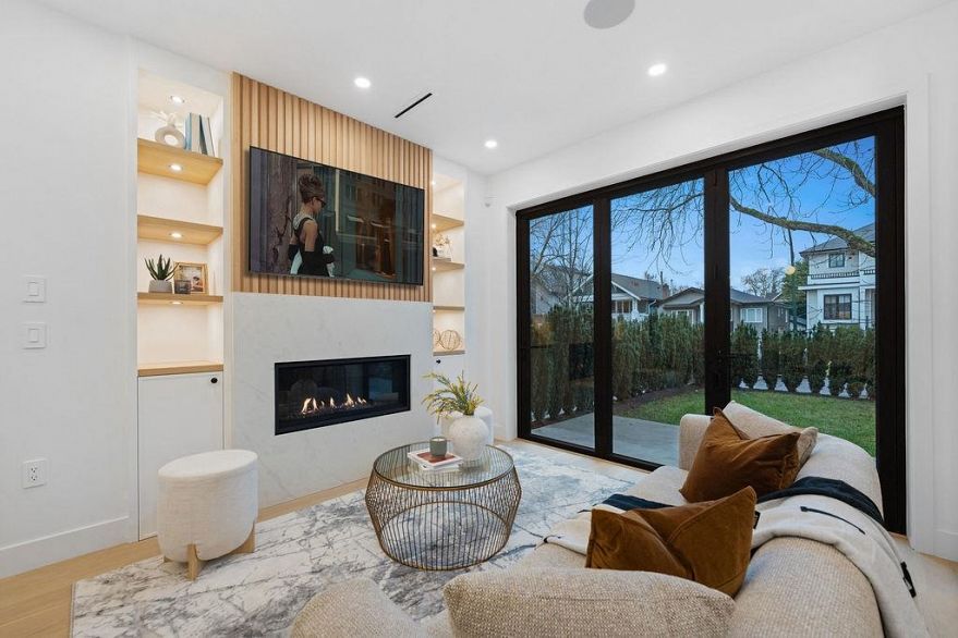 1 2846 W 12th Avenue