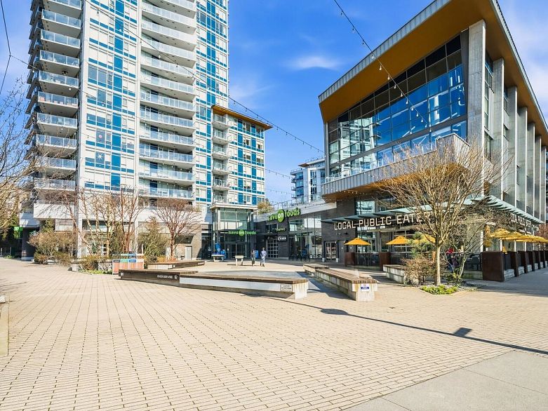 1107 3061 E Kent Avenue North