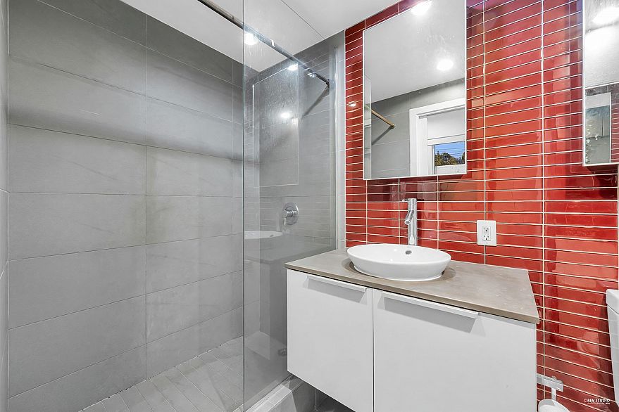 3605 128 W Cordova Street