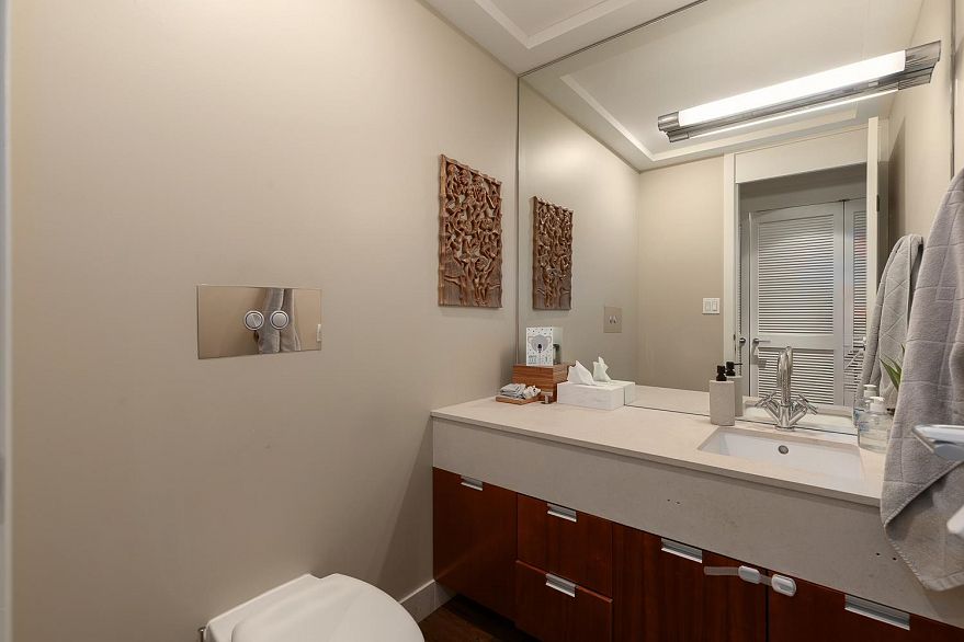 2001 1077 W Cordova Street