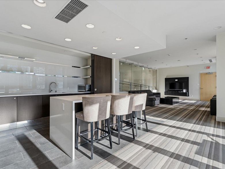 2902 1028 Barclay Street