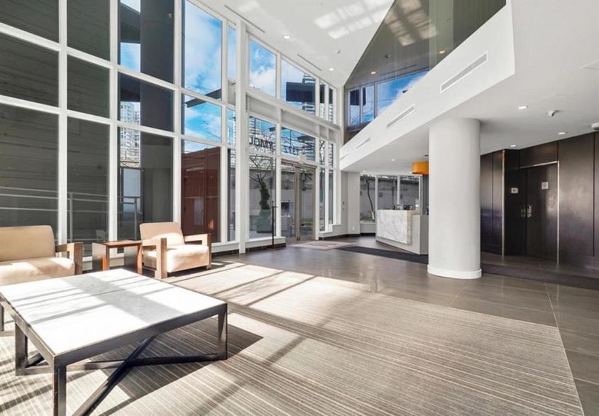 2603 1372 Seymour Street