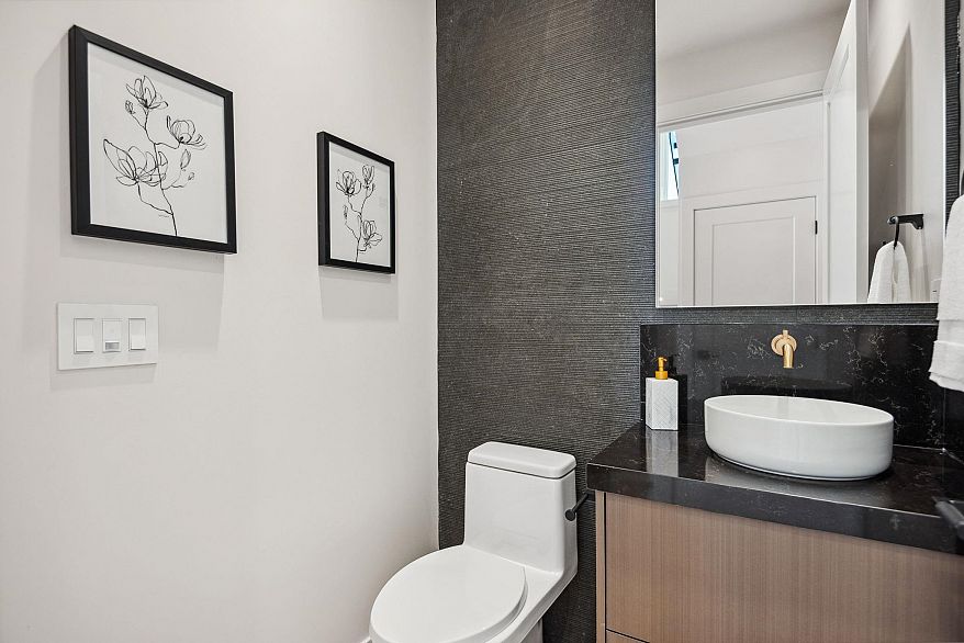 2 3620 W 20th Avenue