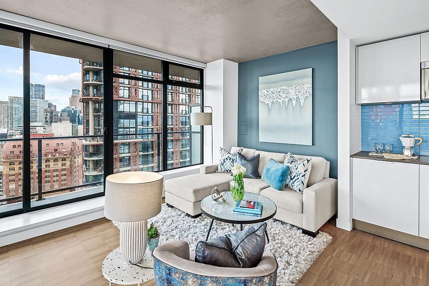 2105 108 W Cordova Street