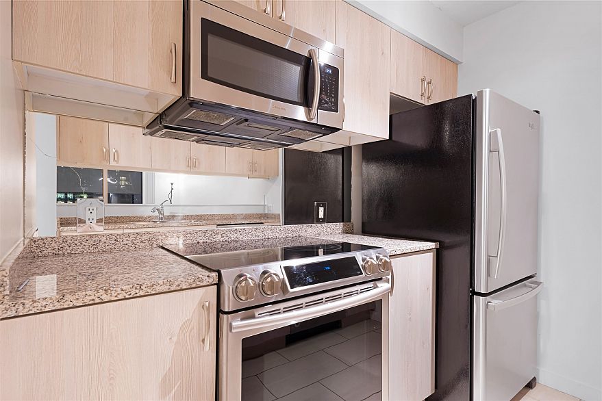 1203 1200 W Georgia Street