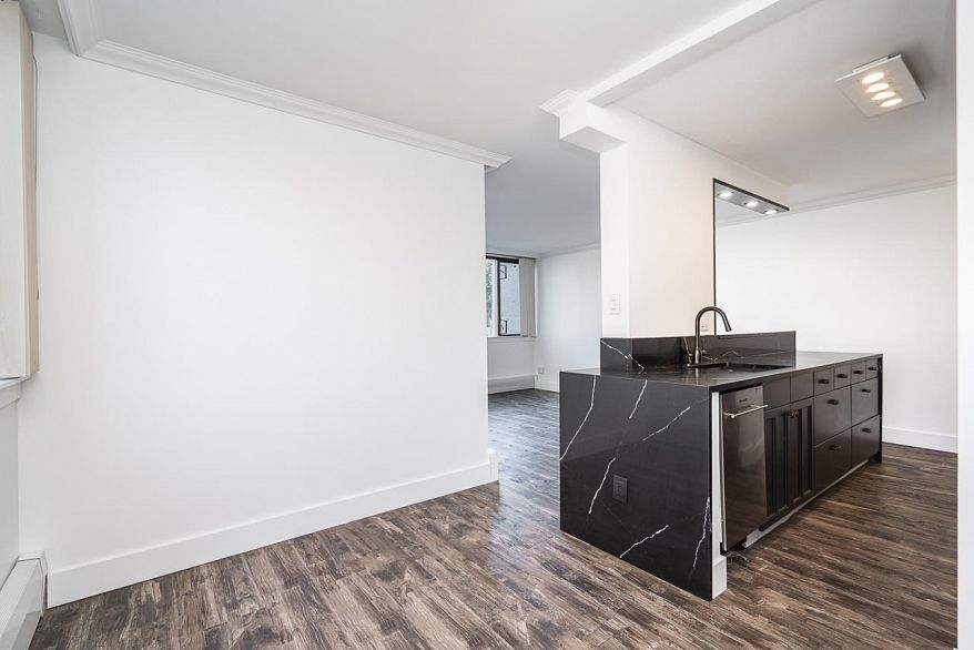 204 1740 Comox Street