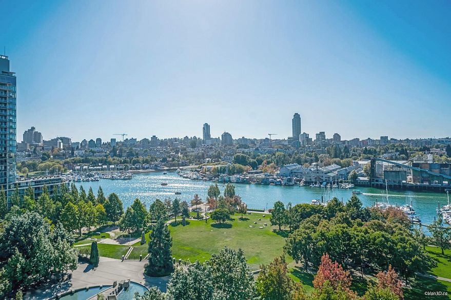 1506 583 Beach Crescent