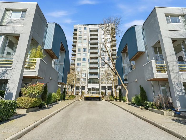 1107 3061 E Kent Avenue North