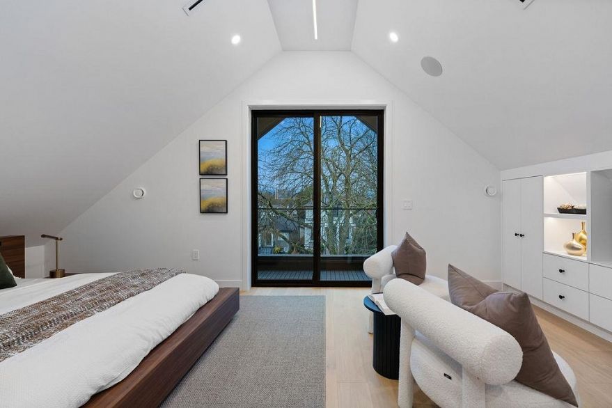 1 2846 W 12th Avenue