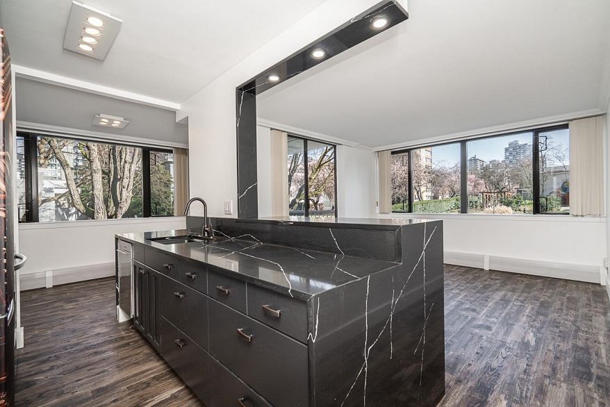 204 1740 Comox Street