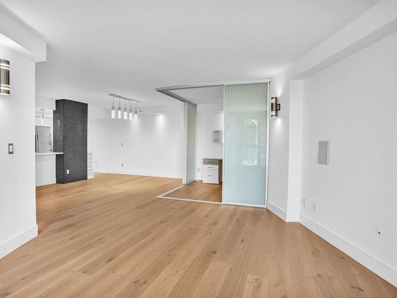 802 1318 Homer Street