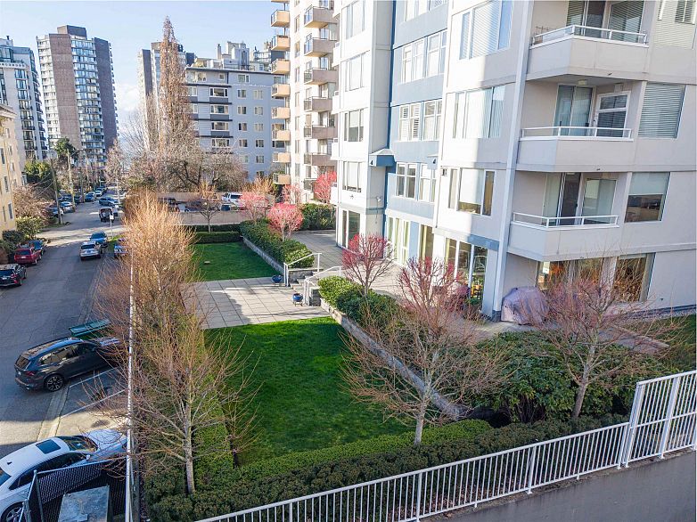 403 1436 Harwood Street