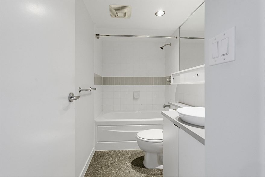 1707 928 Beatty Street