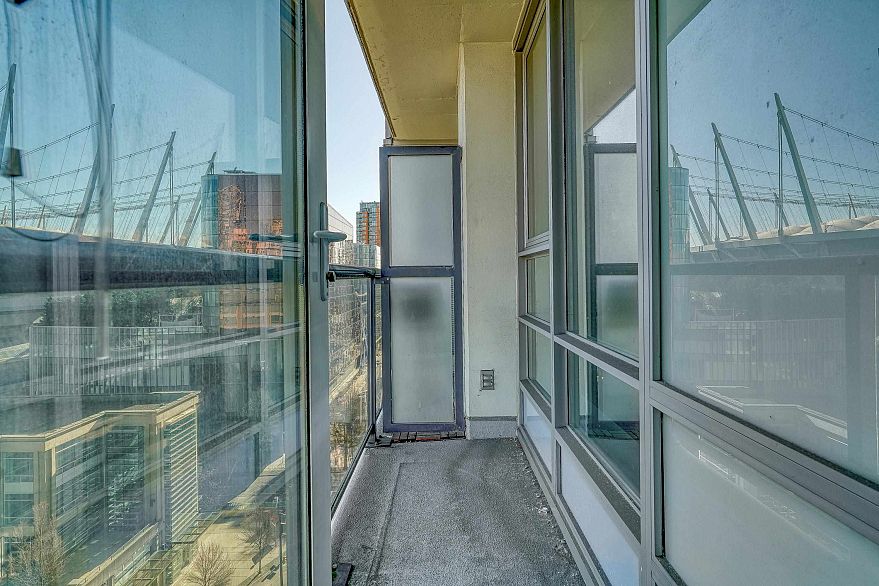 1707 928 Beatty Street